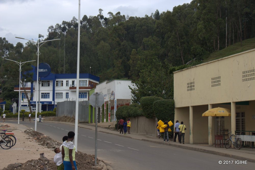 Igice kiri inyuma y'Isoko rya Kijyambere rya Musanze ahagana haruguru