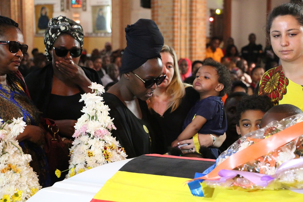 Bamwe mu bagore Radio yabyaranye na bo Lilian Mbabazi, Jennifer Robinson n'abana babo