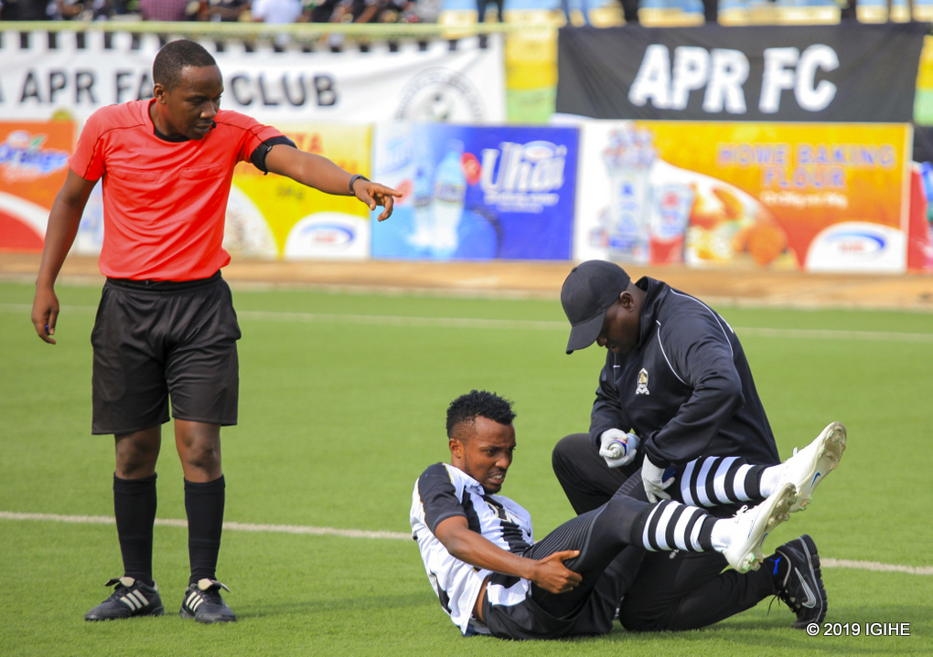 Igihe Savio yakorerwagaho ikosa ryavuyemo penaliti yababaye cyane n'ubwo yahise yitabwaho n'umuganga wa APR FC akagaruka mu kibuga