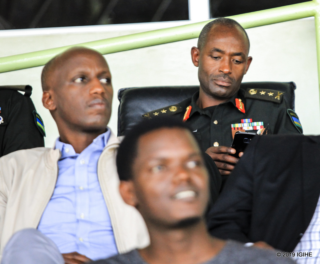 Visi Perezida w’ikipe ya APR FC, Lt. Gen Mubalaka Muganga yakurikiranye uyu mukino