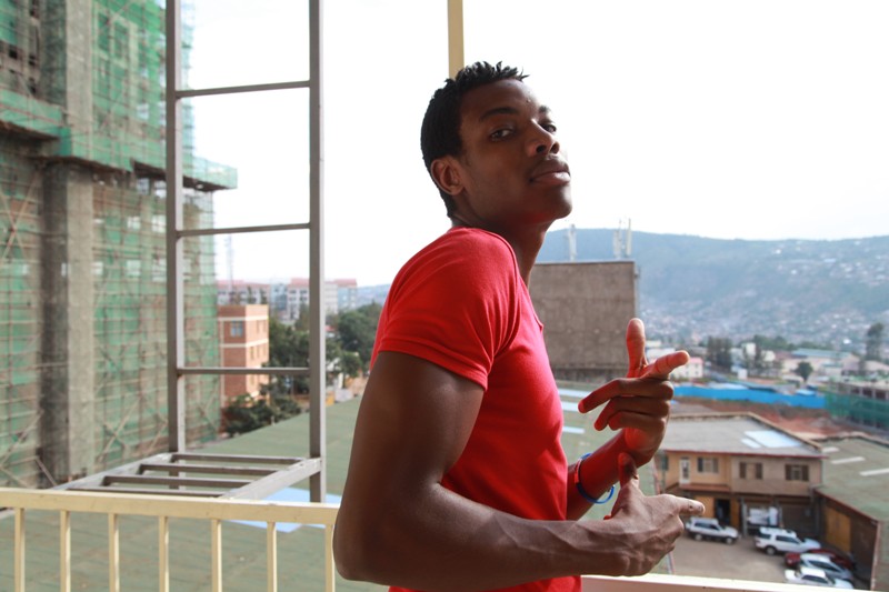 M1 avuga ko ubu asigaye akundana n'umukobwa wari inshuti y'uwahoze ari umukunzi we