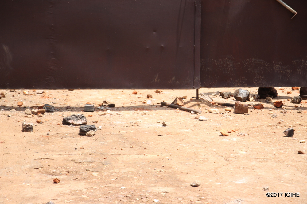 Amabuye yari menshi munsi y'urugi rwa gereza ya Gasabo