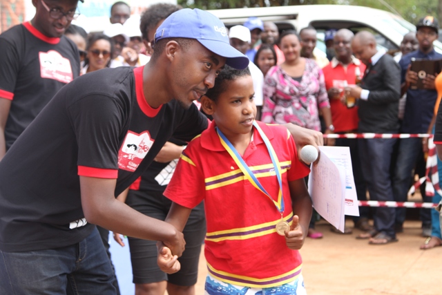 Ali Omar Yasser ni we wa mbere muri Afurika y'Iburasirazuba atwara moto z'abakuru ku myaka 11