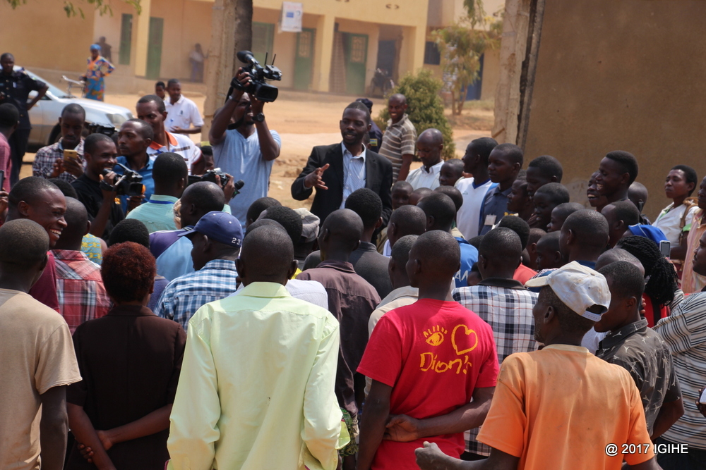 Mpayimana ubwo yiyamamazaga mu 2017 yavuze ko yifuza kuzamura ubukungu, akagira n’uruhare mu guhanga imirimo