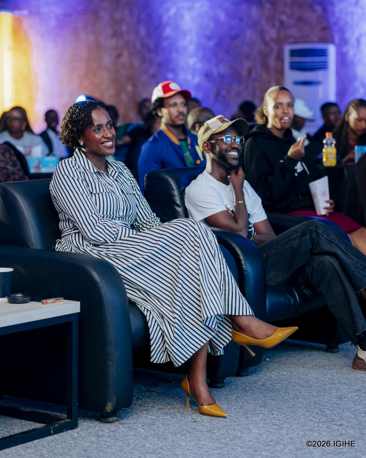 Minisitiri Nelly Mukazayire yageze ahabereye iki gitaramo hakiri kare aryoherwa n'urwenya rw'abanyarwenya bo muri Gen-Z Comedy