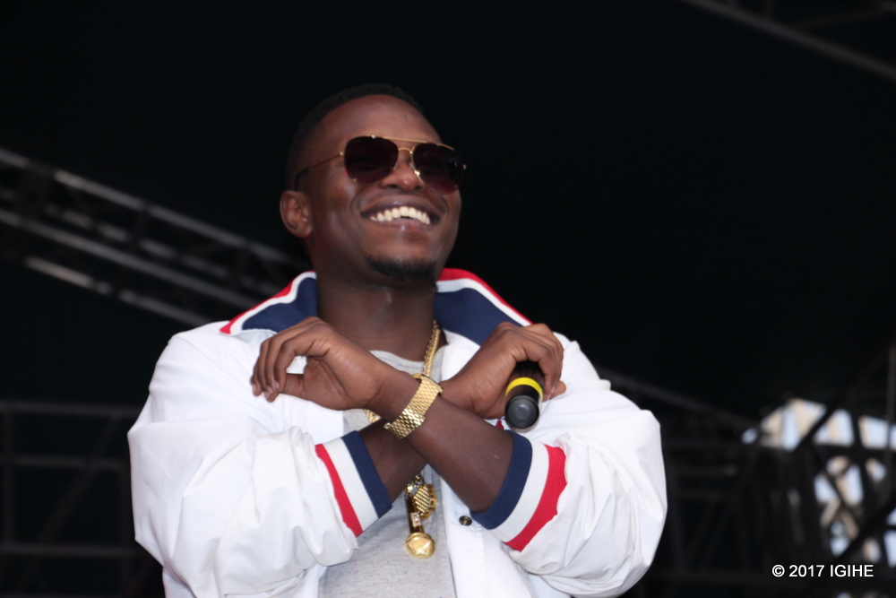 Bull Dogg yaririmbye akomoza ku basore bitukuza