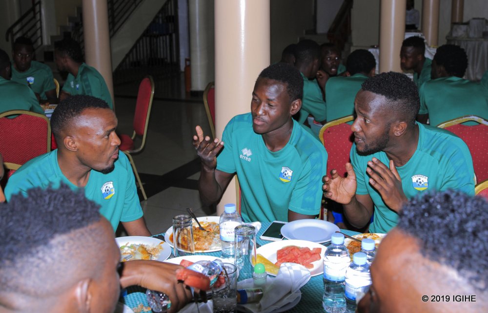 Abakinnyi b'Amavubi bafata amafunguro ubwo bari mu mwiherero
