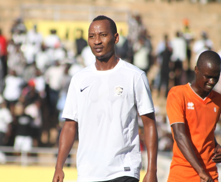 Nyuma y'imyaka 12 muri APR FC, Ngomirakiza Hegman yasinye imyaka ibiri muri Police FC