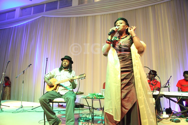 Kayirebwa mu gitaramo aheruka gukorera i Kigali ubwo zihizaga isabukru y'imyaka 30 mu muziki.