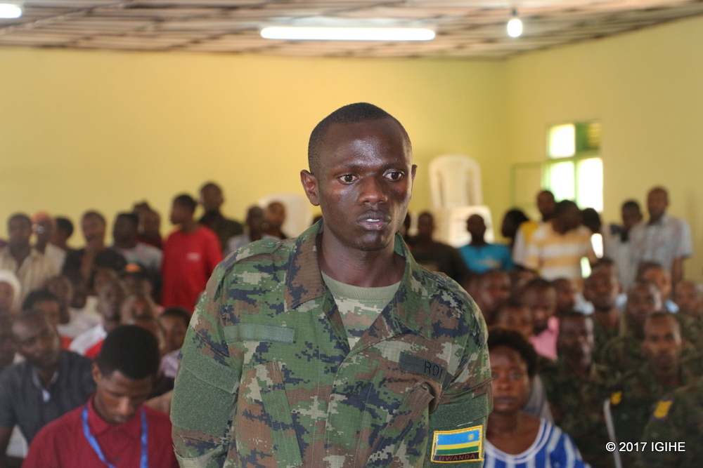 PTE Nshimyumukiza Jean Pierre yavuze ko yarashe ndetse yica nyakwigendera bitewe n'uko yari amwambuye imbunda