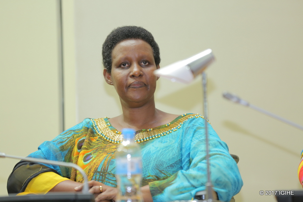 Oda Gasinzigwa yatorewe gukomeza imirimo muri komisiyo ya EALA