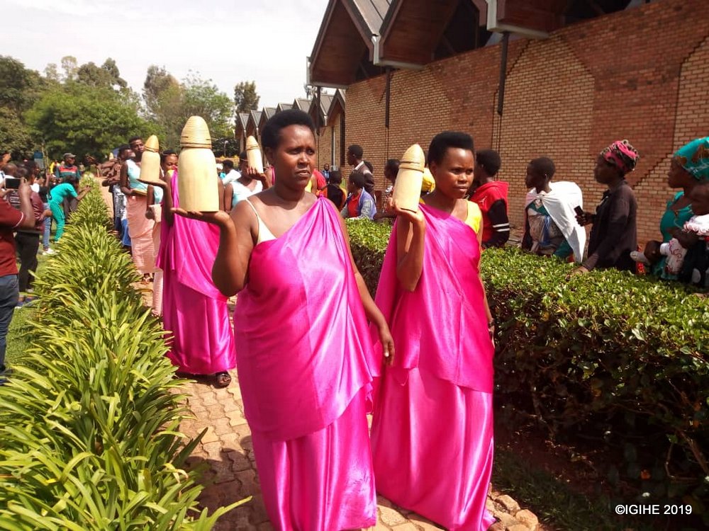 Imihango yakozwe mu buryo gakondo