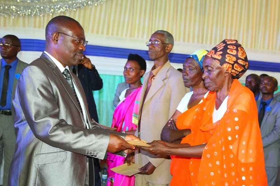Ubuyobozi bwa Korali Impuhwe bwasoje igiterane bufasha imiryango y'abahoze ari abaririmbyi bazize impanuka