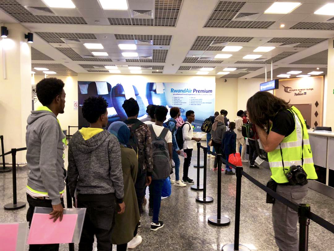 Urugendo rw’impunzi 122 zo muri Libya zari zitegerejwe i Kigali rwasubitswe