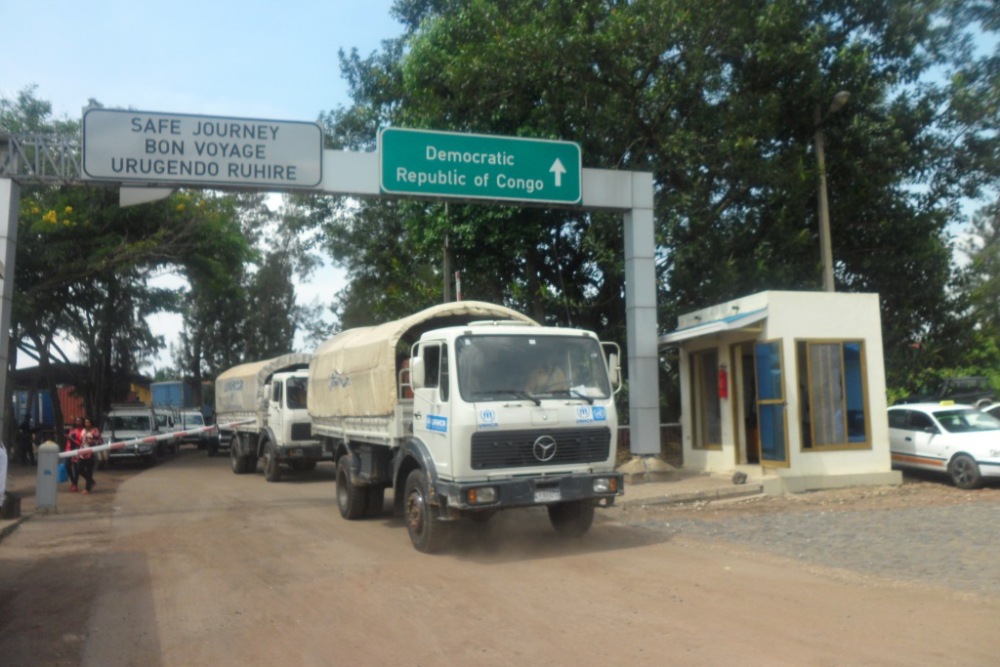 Imodoka zicyuye Abanyarwanda zibakuye muri Congo