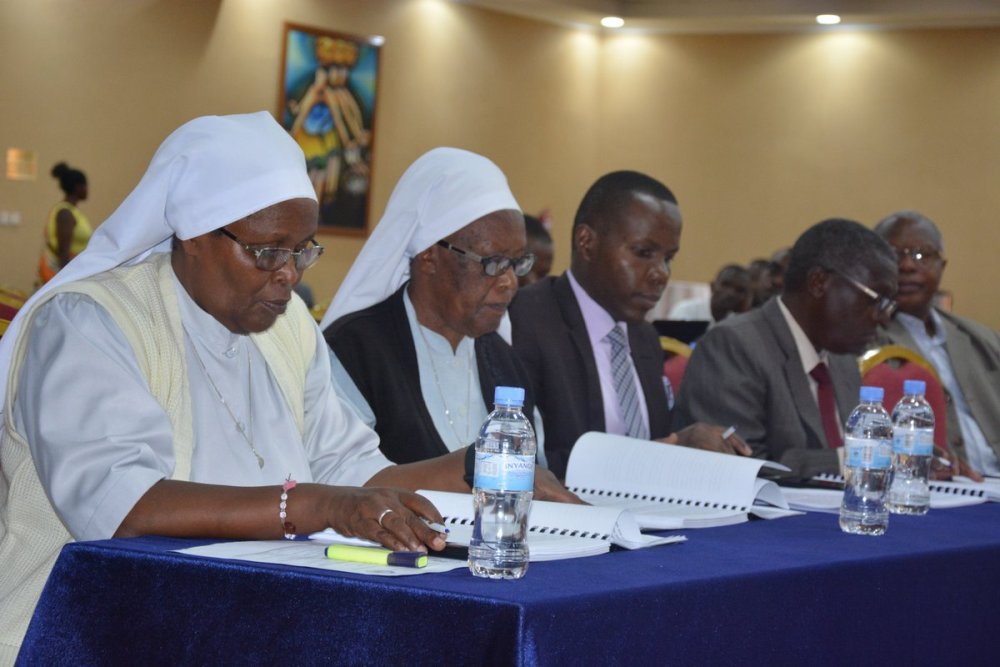 Abihayimana bari mu bari batumiwe mu kiganiro nyunguranabitekerezo ku byagaragajwe n'ubushakashatsi