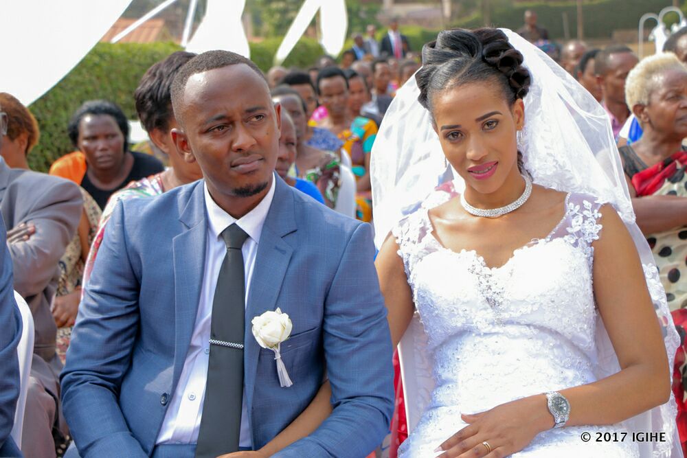 Inshuti n'abavandimwe bari batashye ubu bukwe