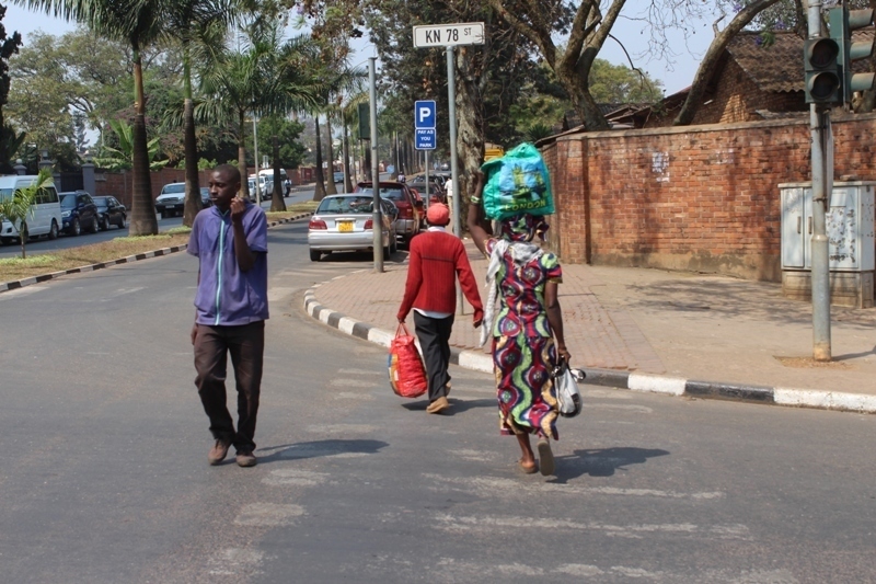 Inzira basigaye bacamo bajya i Nyamirambo n'amaguru