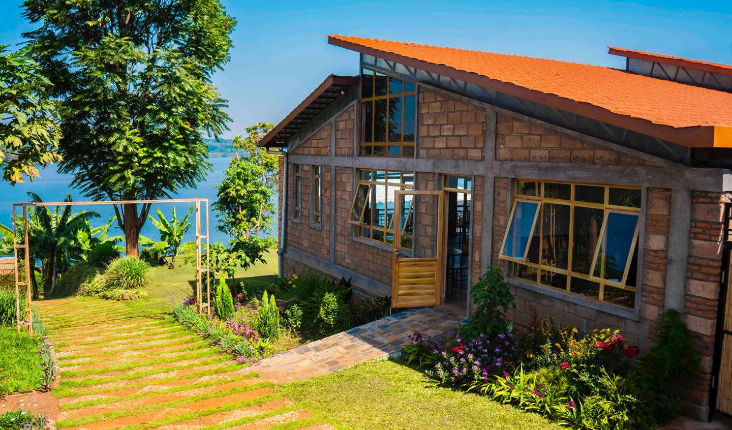 Inzu yagenewe kwakira abantu muri Bicaca Lakefront
