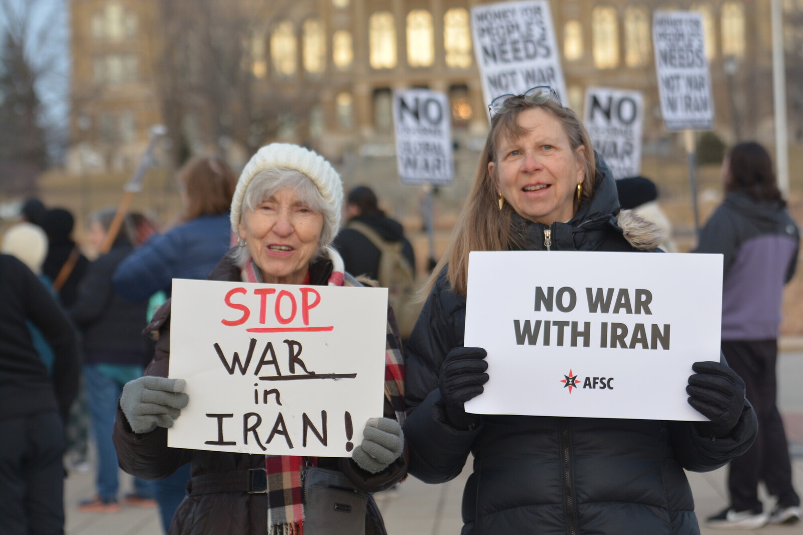 Abanyamerika barenga 50% ntibemera ko Amerika yari ikwiye gutera Iran