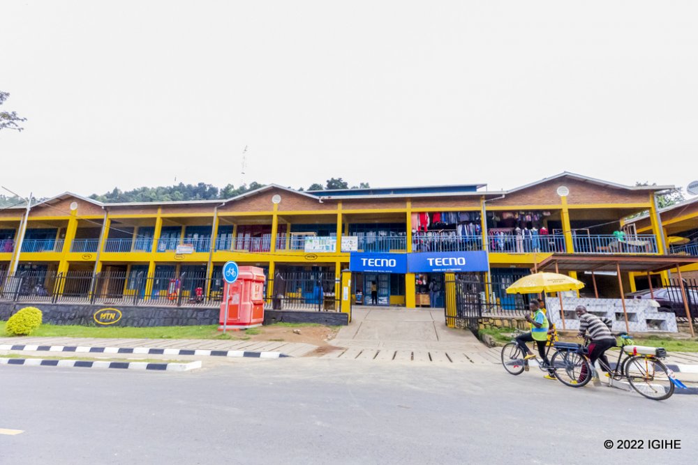 Isoko rya Kijyambere rya Karongi rifasha mu buhahirane