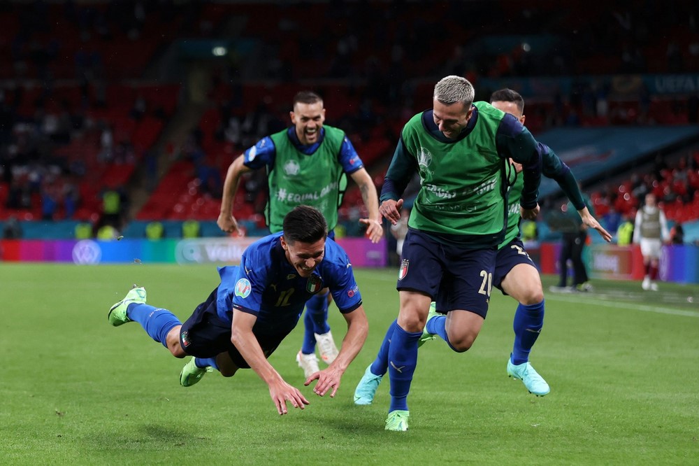 Abataliyani bari mu makipe ahabwa amahirwe basazwe n'ibyishimo nyuma yo gukatisha itike yo gukina imikino ya 1/4 cya Euro 2020