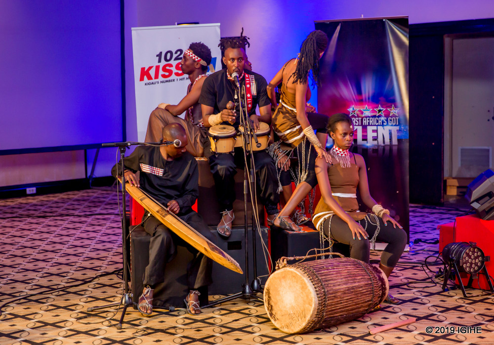 Itorero rya Mashirika ryasusurukije abitabiriye uyu muhango