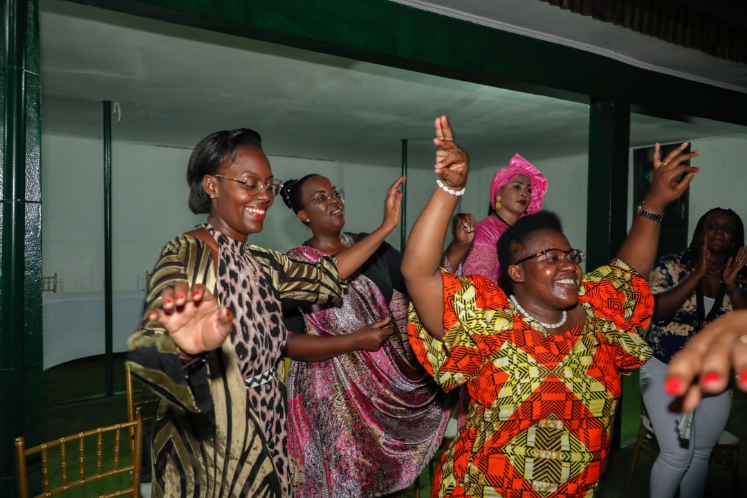Abagore basabwe gukomeza gutanga umusanzu wabo mu guteza imbere igihugu
