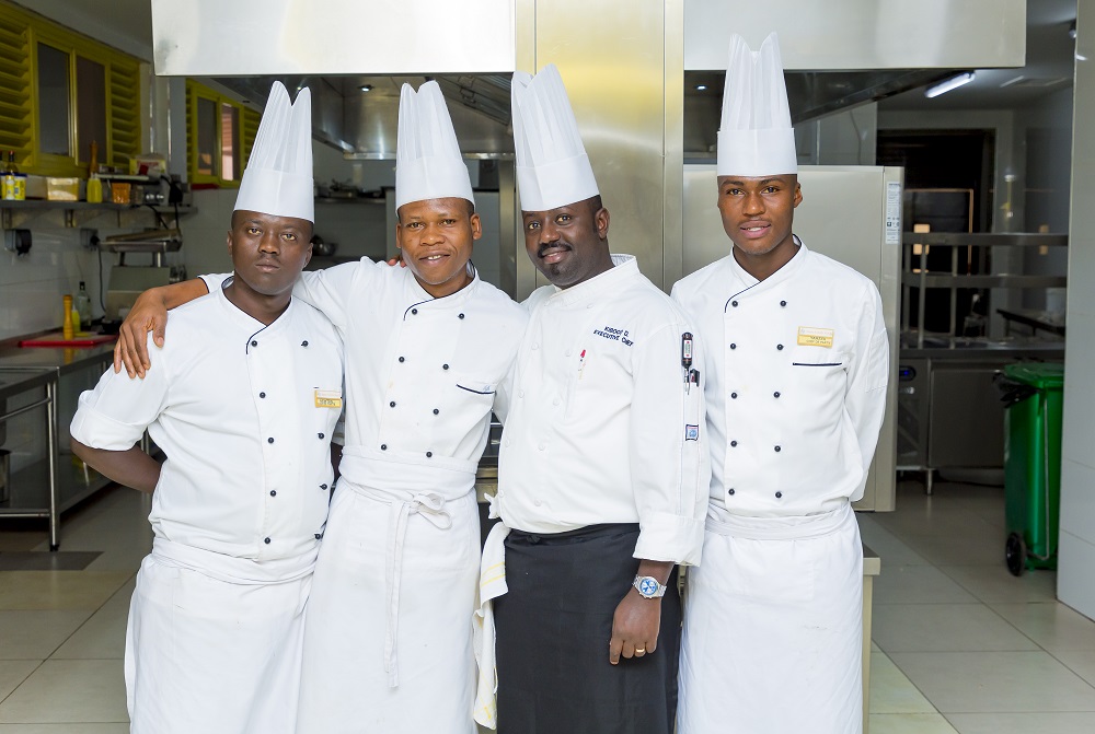 Abatetsi ba Sainte Famille Hotel ni abahanga kandi ni abanyamwuga