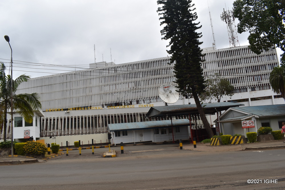 Iyi nyubako yitwa Arusha International Conference, ni yo iberamo inama zikomeye muri uyu mujyi