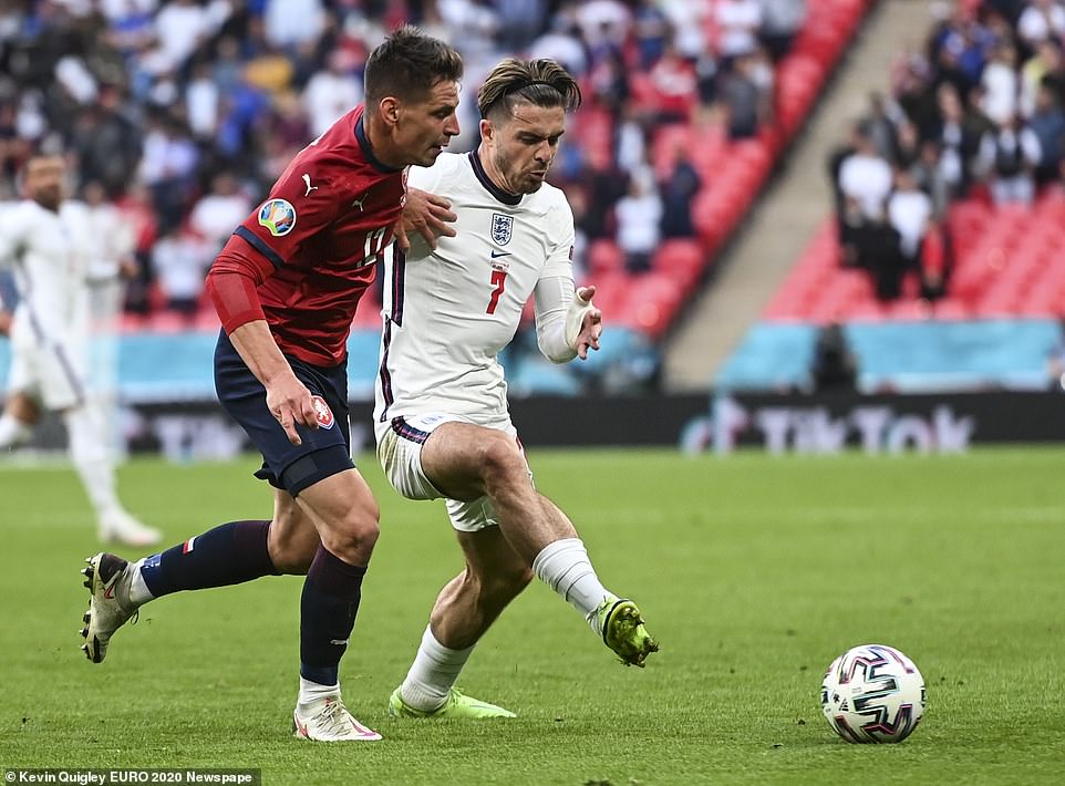 Jack Grealish asatiriwe na Lukas Masopust wa Repubulika ya Tchèque