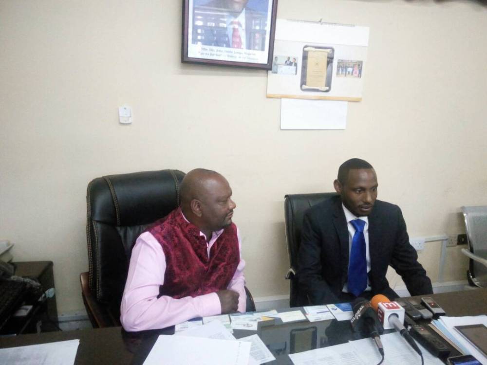 James Bwire na Patrick Gakumba mu kiganiro n'itangazamakuru