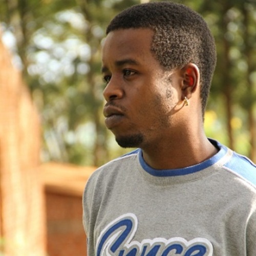 Mu mwaka wa 2012, nibwo hatangiye guhwihwiswa ko Jay Polly yaba yarahinduye uruhu rwe.