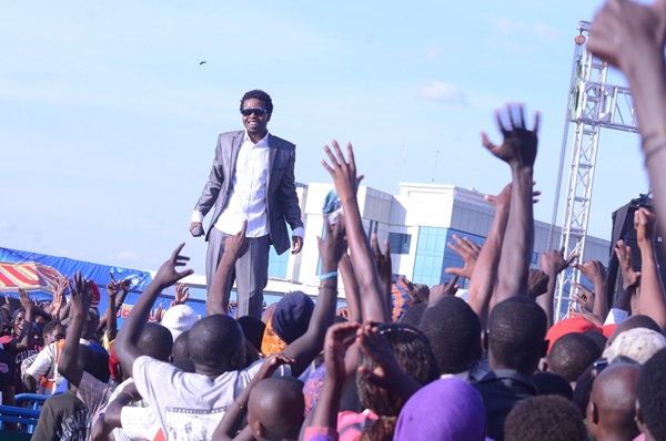 Jay Polly arasaba abafana be gukomeza kumutora