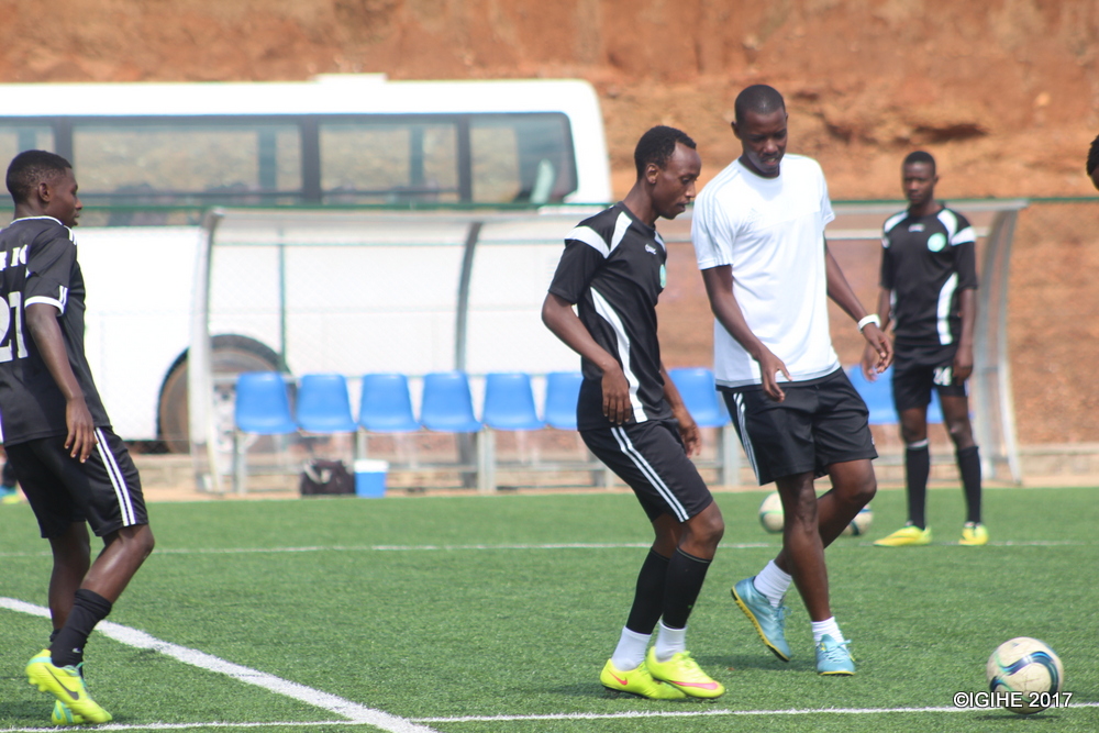 Jimmy Mulisa akurikirana uko Nkinzingabo Fiston akora imyitozo