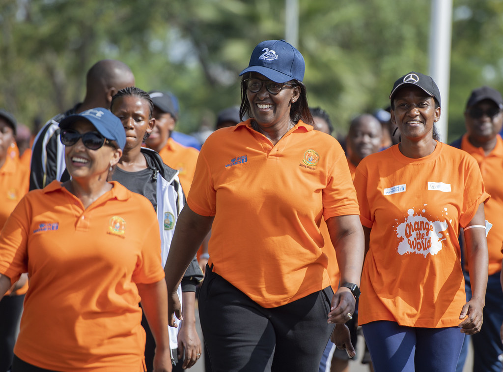 Madamu Jeannette Kagame yitabiriye Car Free Day yahaye umwihariko kurwanya ihohoterwa rishingiye ku gitsina