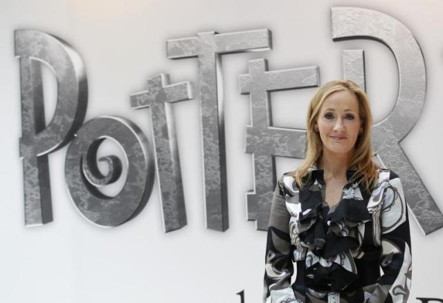 Joanne "Jo" Rowling wanditse Harry Potter