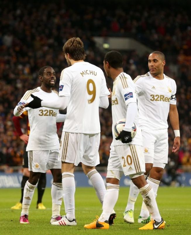 Jonathan De Guzman yimwe penaliti iterwa na Nathan Dyer
