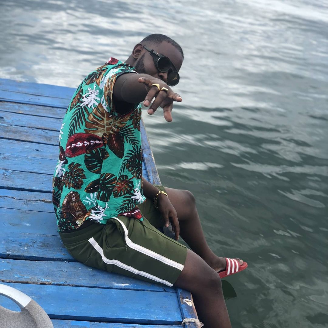 Uyu musore ni umuhanga mu gutunganya amashusho y'indirimbo by'umwihariko ku bahanzi batuye i Burayi