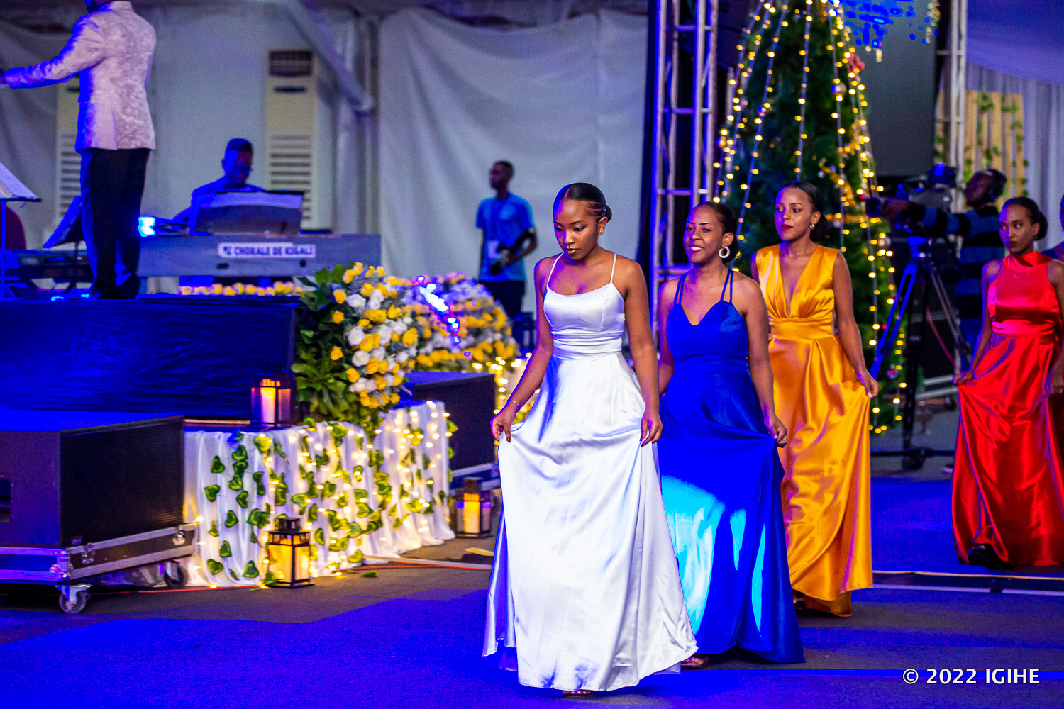 Ubwo Chorale de Kigali yaserukaga igiye kwanzira Christmas Carols Concert
