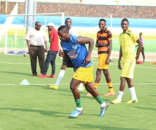 Abakinnyi barimo Crespo Sebanani(uwa mbere uturutse iburyo) yari yatangariye imyitozo ya Kabange