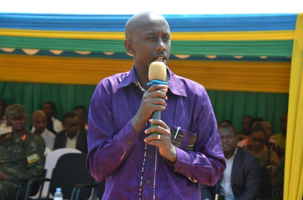Minisitiri Kaboneka yasabye abaturage gukomeza imirimo yabo batekanye kuko inzego zishinzwe umutekano ziri maso