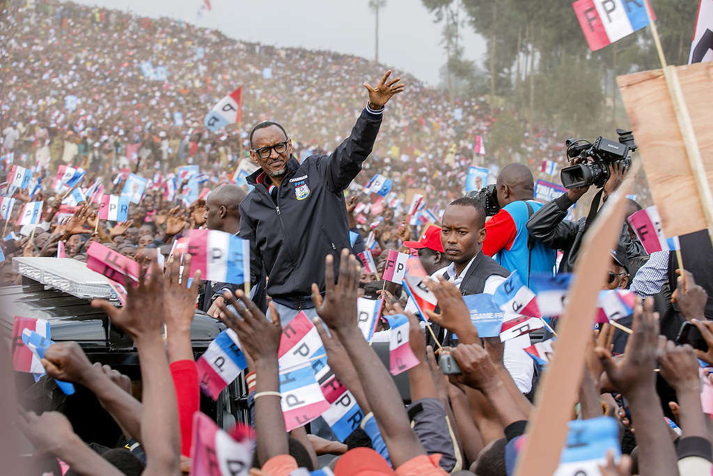 Mu 2017, Perezida Kagame yatorewe kuyobora u Rwanda muri manda y’imyaka irindwi n’amajwi 98,79 %