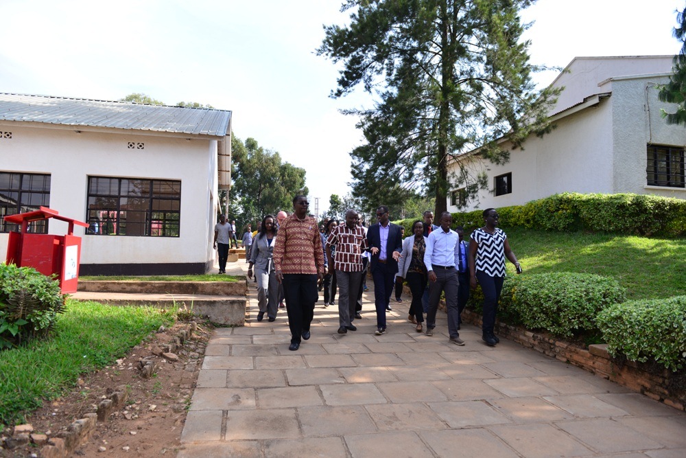 Minisitiri w'Intebe Dr Ngirente ubwo yari muri Kaminuza y'u Rwanda, Ishami rya Huye