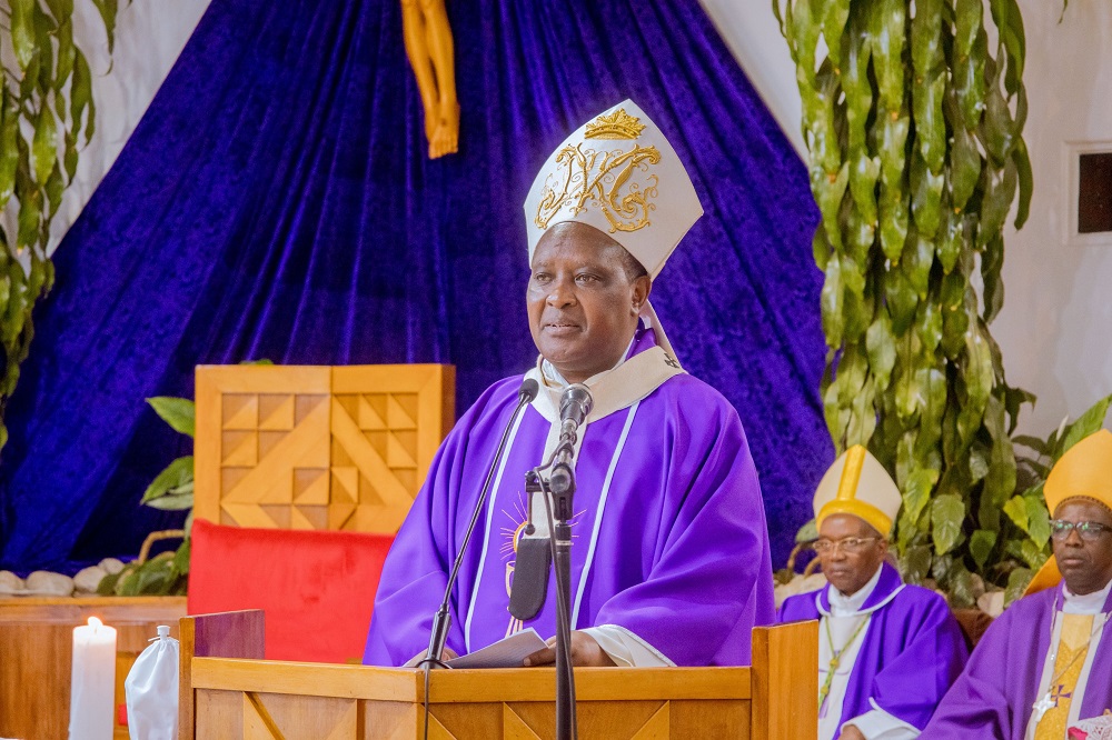 Cardinal Kambanda yagaragaje ko kuva Abepisikopi bo mu Burundi bashobora kugera mu Rwanda ari ikimenyetso cy'uko abatuye mu bihugu byombi badashobora gutandukana