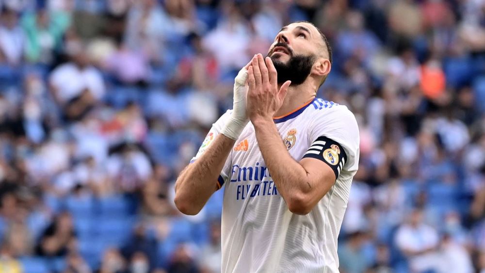 Karim Benzema ukurikiranyweho gusaba amafaranga kubera amashusho y'ubusambanyi, ntiyagaragaye mu rubanza