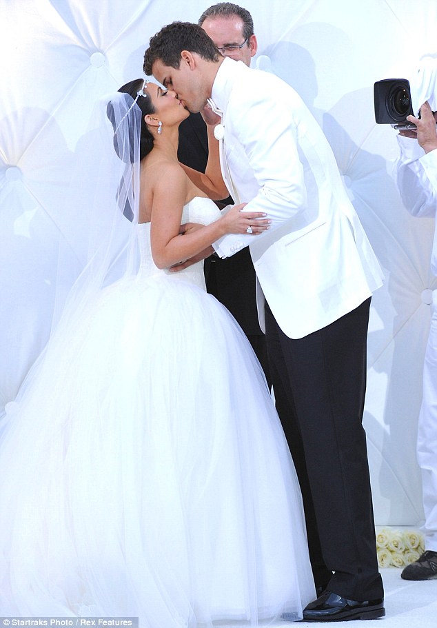 Ubwo Kardashian na Kris Humphries baheruka gutana bakoraga ubukwe mu mwaka wa 2011. Bamaranye Kardashian na Kris Humphries bamaranye iminsi 72 yonyine.