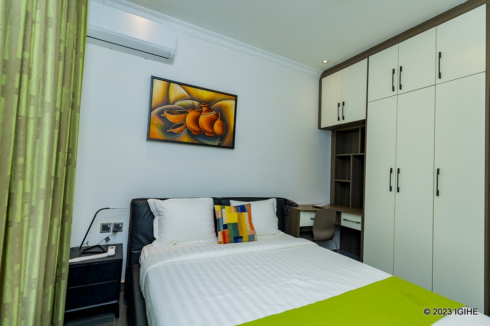 Family room ifite ibyumba bitandukanye