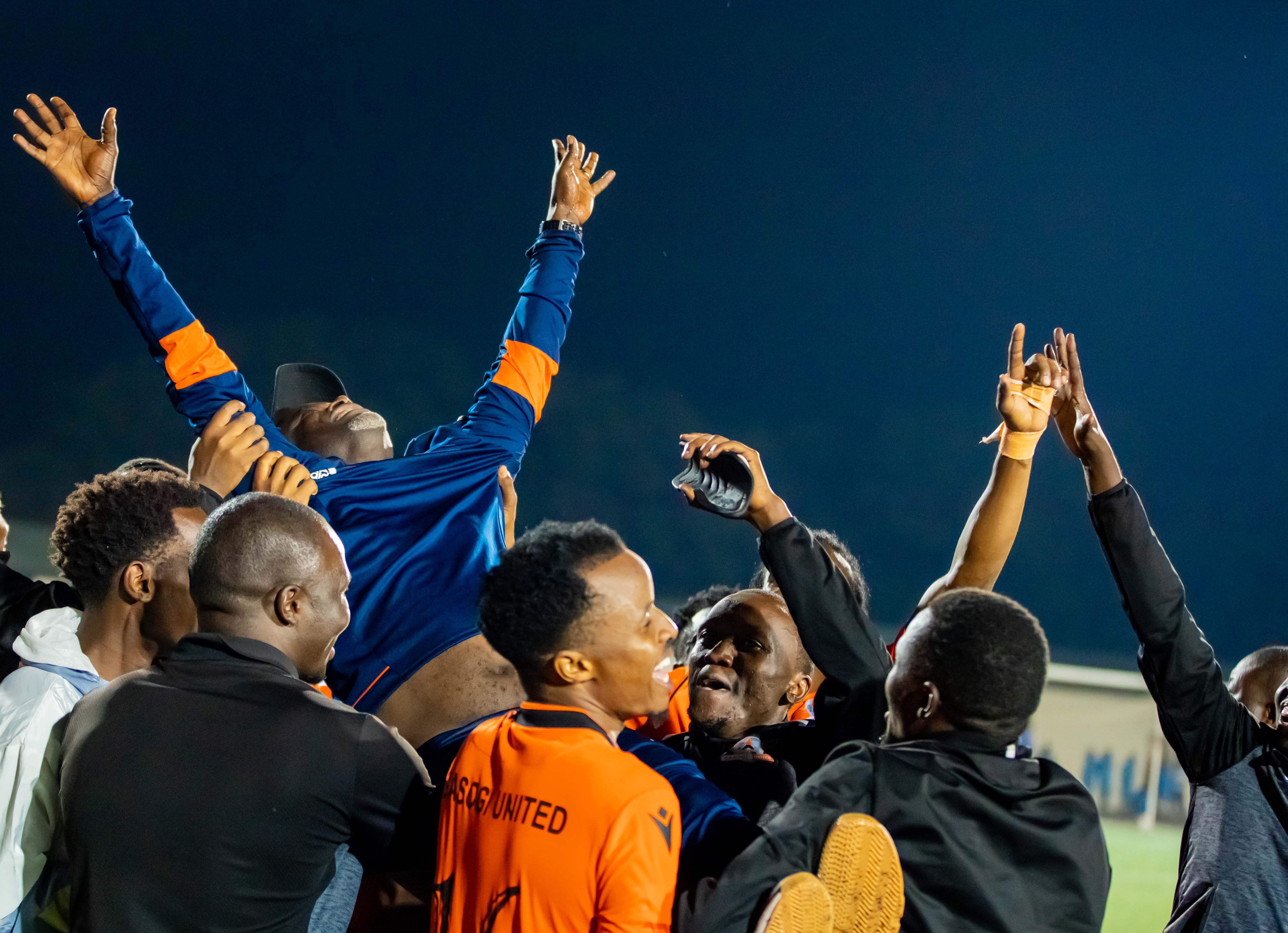 Abakinnyi ba Gasogi United batereye Umutoza wabo Kirala Alain mu bicu nyuma yo gusezerera APR FC