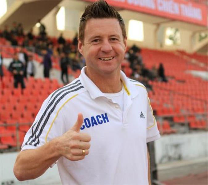 Dylan Kerr yagizwe umutoza wa Simba SC azahabwa amasezerano y'umwaka asimbuye Goran Kopunovi watoje Police FC yo mu Rwanda